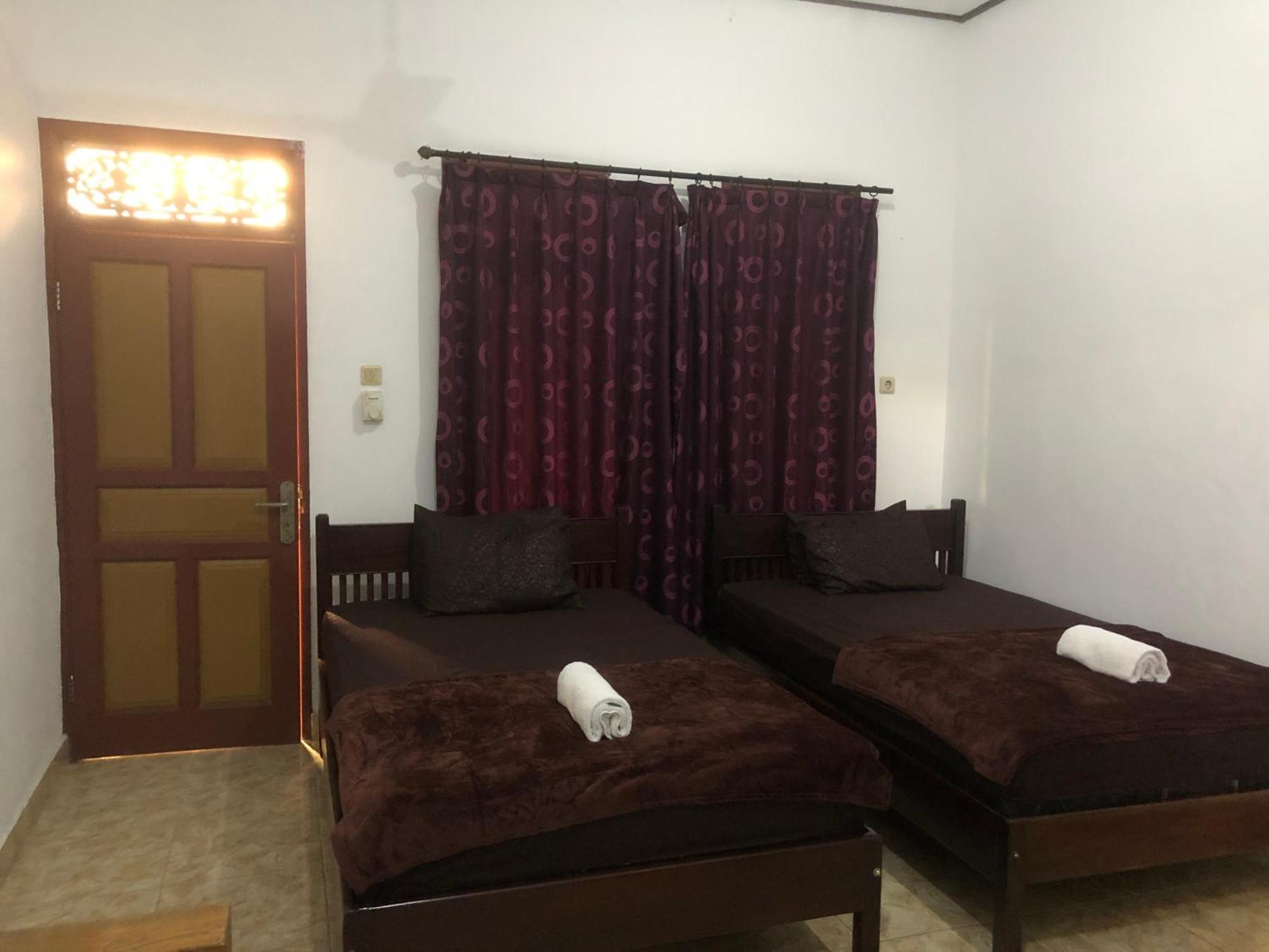 Pili Pili Homestay 6 Legian Eksteriør billede